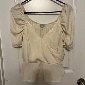 American Eagle Flowy cream colored top